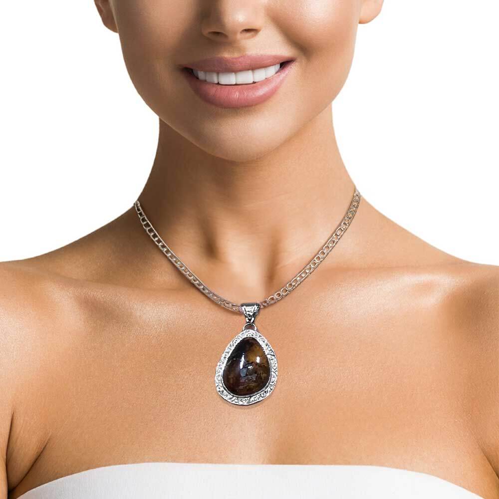 Amber-Pendant-with-950-Silver-Frame-with-model-Nueve-Sterling