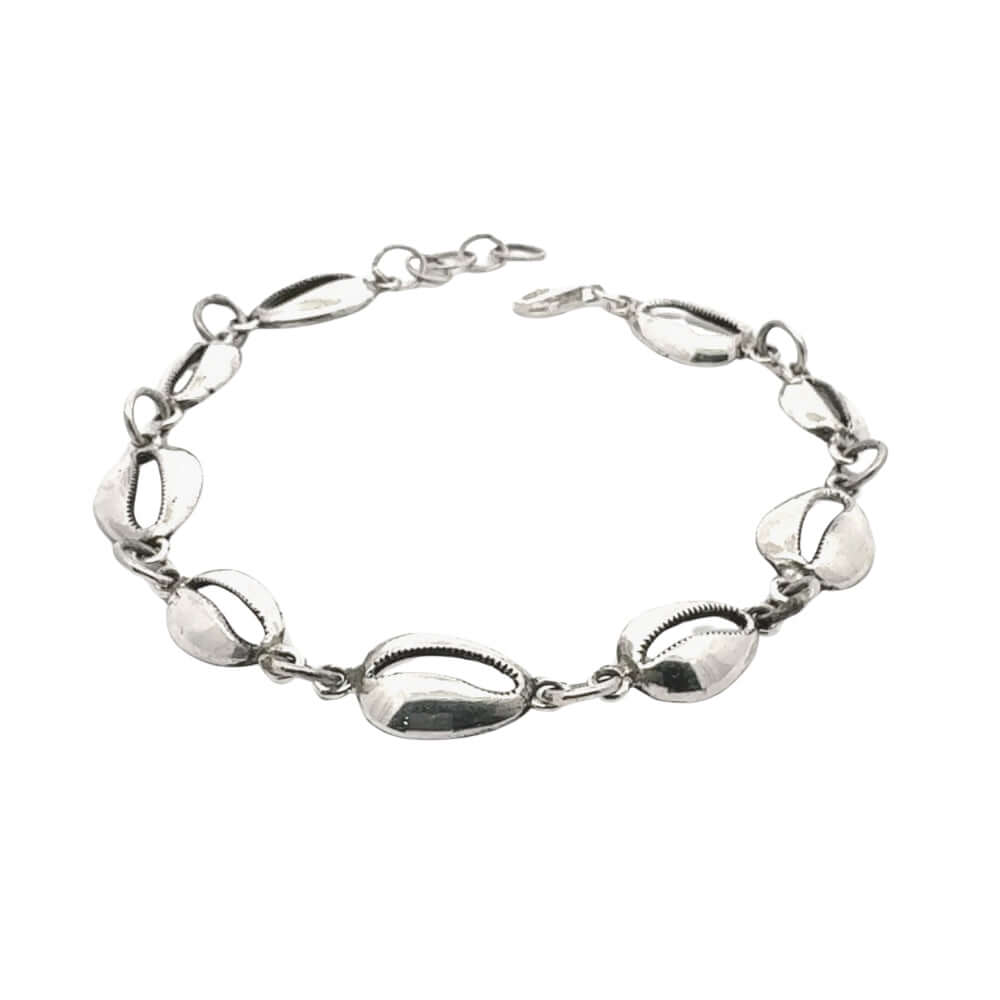 Small Silver Shells Bracelet in white background