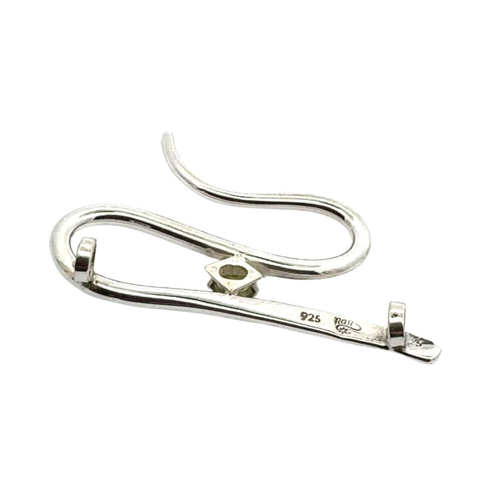 Back view of the pendant showing the 925 sterling silver hallmark and the personal artisan stamp of Fernando Vergara.