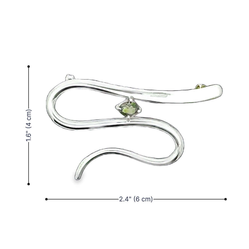 Product dimensions of the green tourmaline silver pendant showing a width of 2.4 inches (6 cm) and a height of 1.6 inches (4 cm).