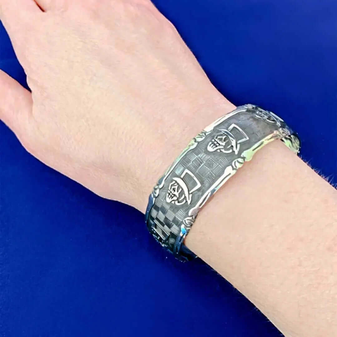 Catrin-Silver-Cuff-Bracelet-with-model-Nueve-Sterling