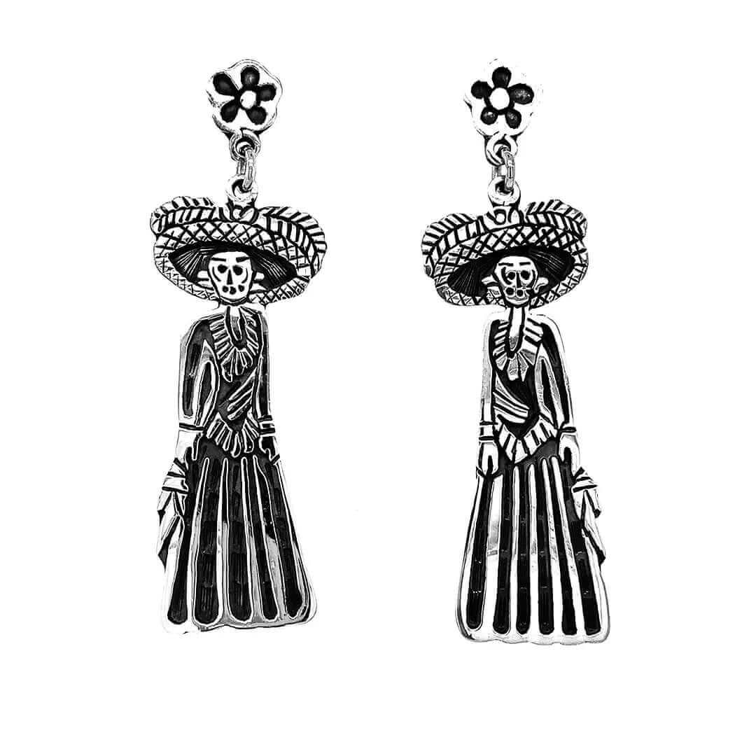     Catrina-with-Hat-Silver-Earrings-front-Nueve-Sterling