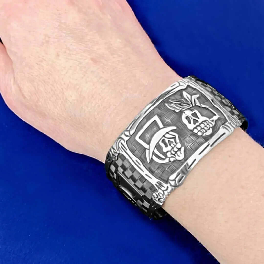     Catrines-Silver-Cuff-Bracelet-with-model-Nueve-Sterling
