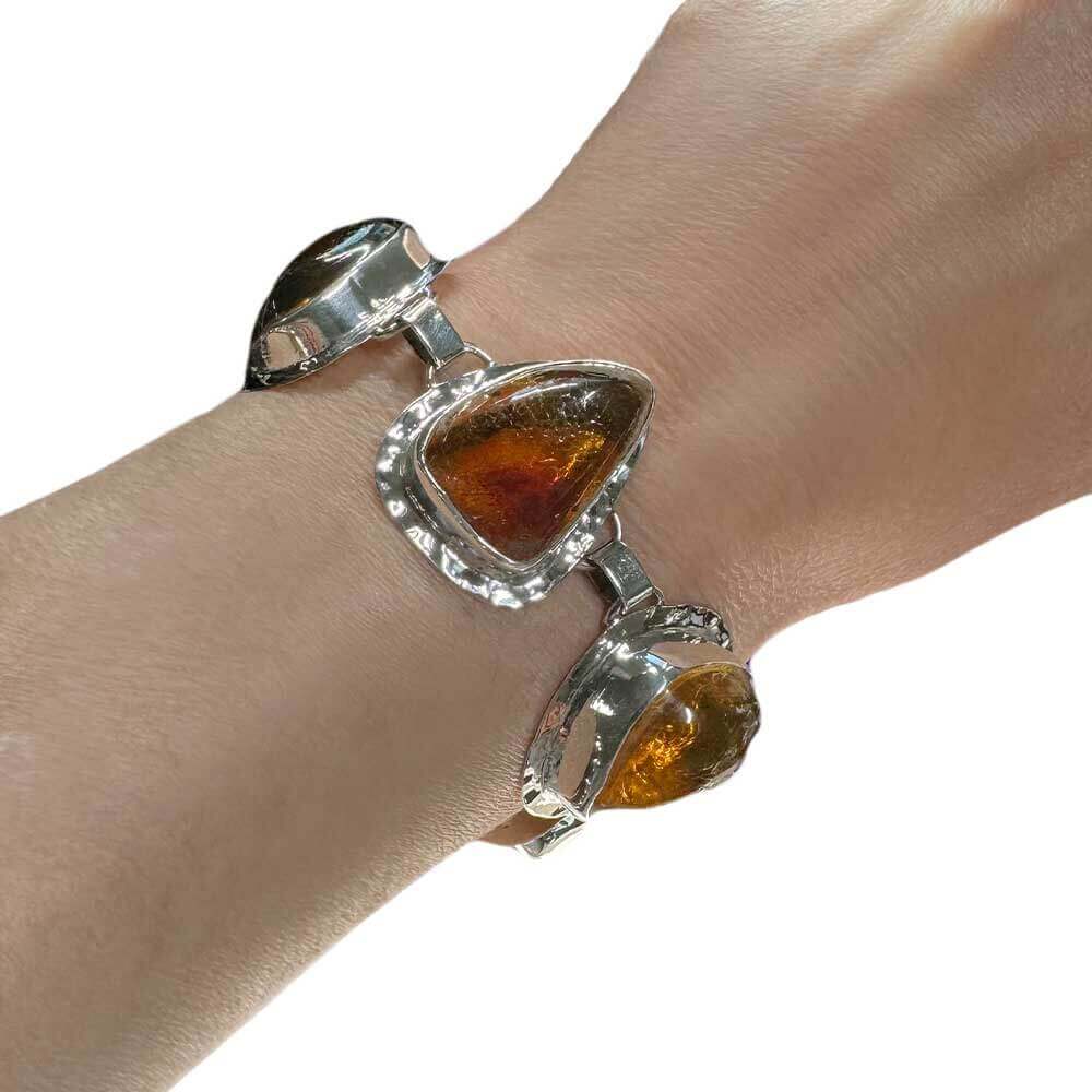 Hammered-950-Silver-Amber-Bracelet-with-model-Nueve-Sterling