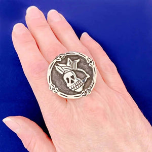 Catrina-Silver-Ring-with-model-Nueve-Sterling