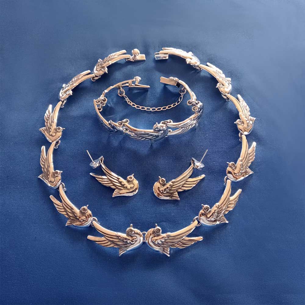 Margot-de-Taxco-Doves-552 Nueve Sterling