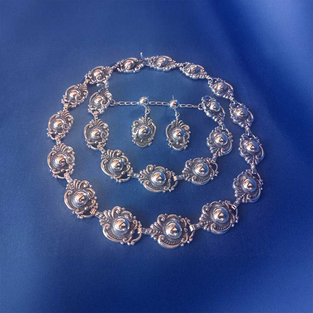 Margot-de-Taxco-Scroll-5270 Nueve Sterling