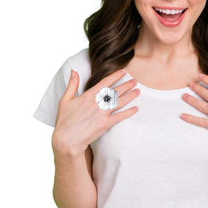 Mother-of-Pearl-Silver-Ring-with-model-Nueve-Sterling