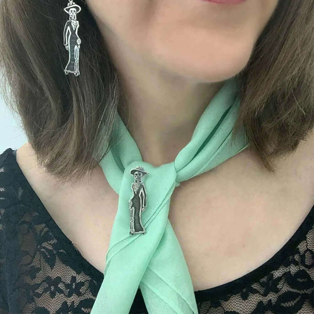Sexy-Catrina-Silver-Pin-Pendant-model-Nueve-Sterling