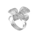 Silver-Flower-Ring-with-Peridot-back-Nueve-Sterling