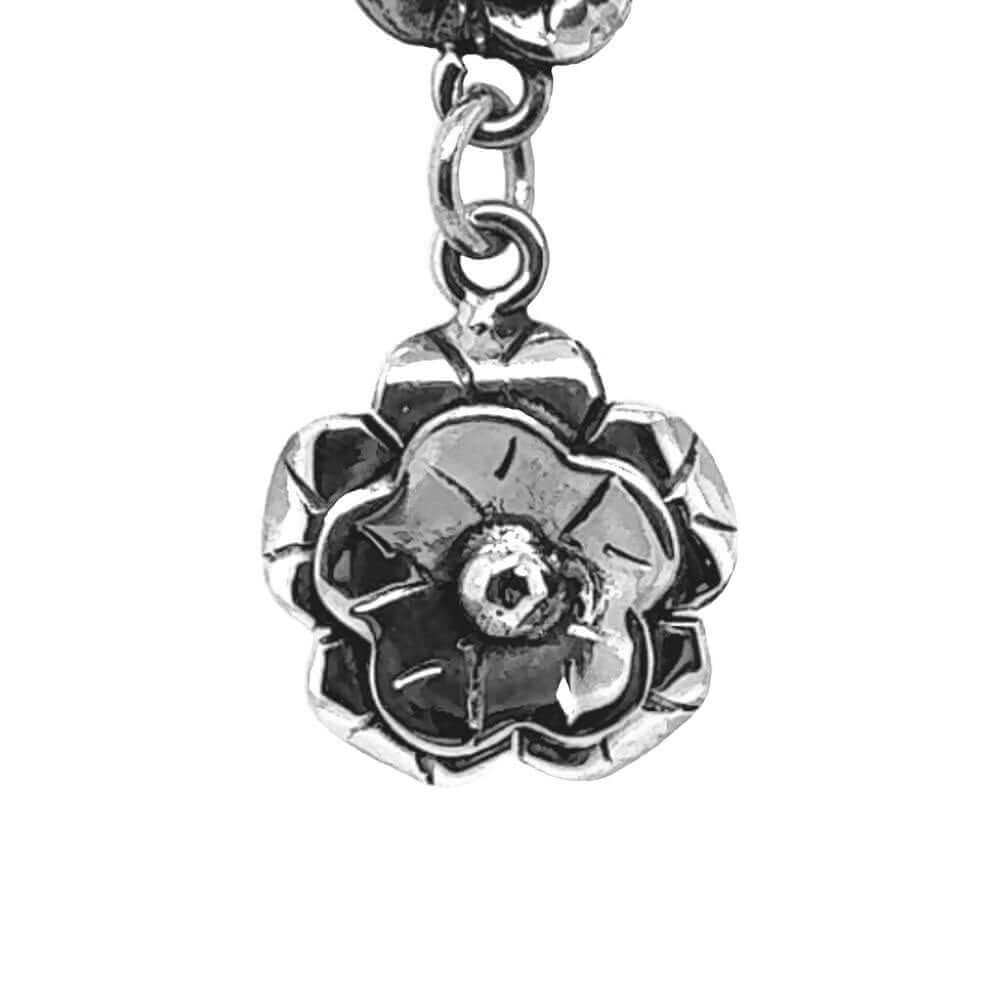 Triple-Flower-Silver-Earrings-detail