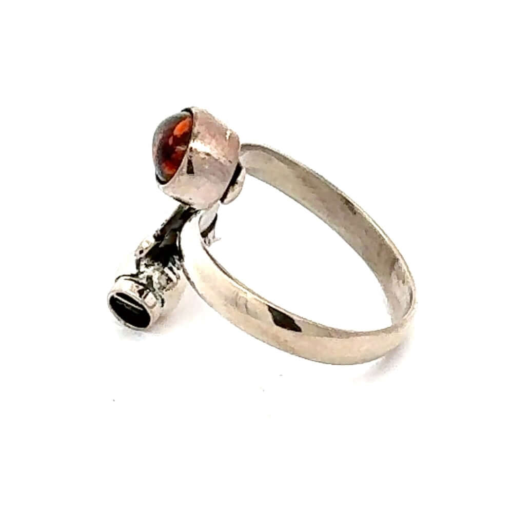 Side profile of the artisan ring showing the smooth, high-quality finish of the 950 silver band.
