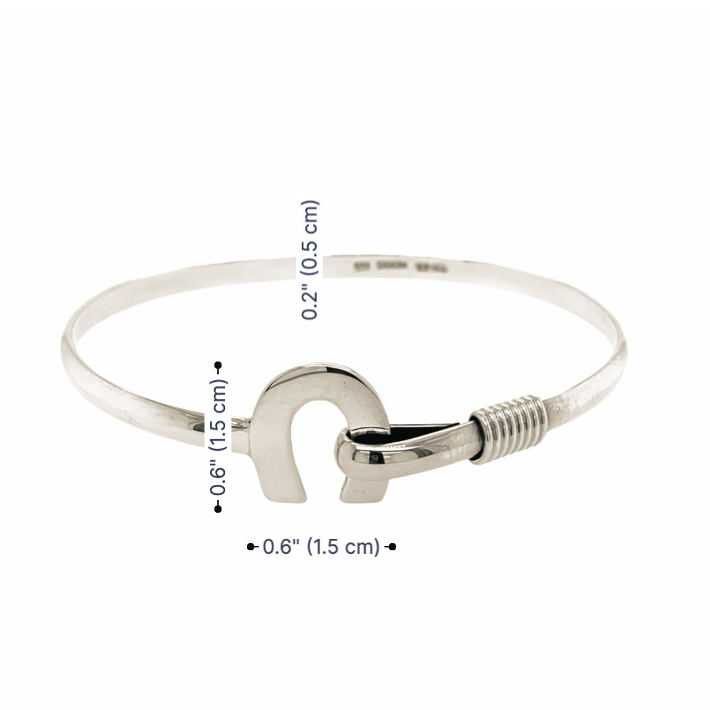 Dimension profile illustrating the 18 cm (7.08") wrist size and horseshoe dimensions for a precise fit.