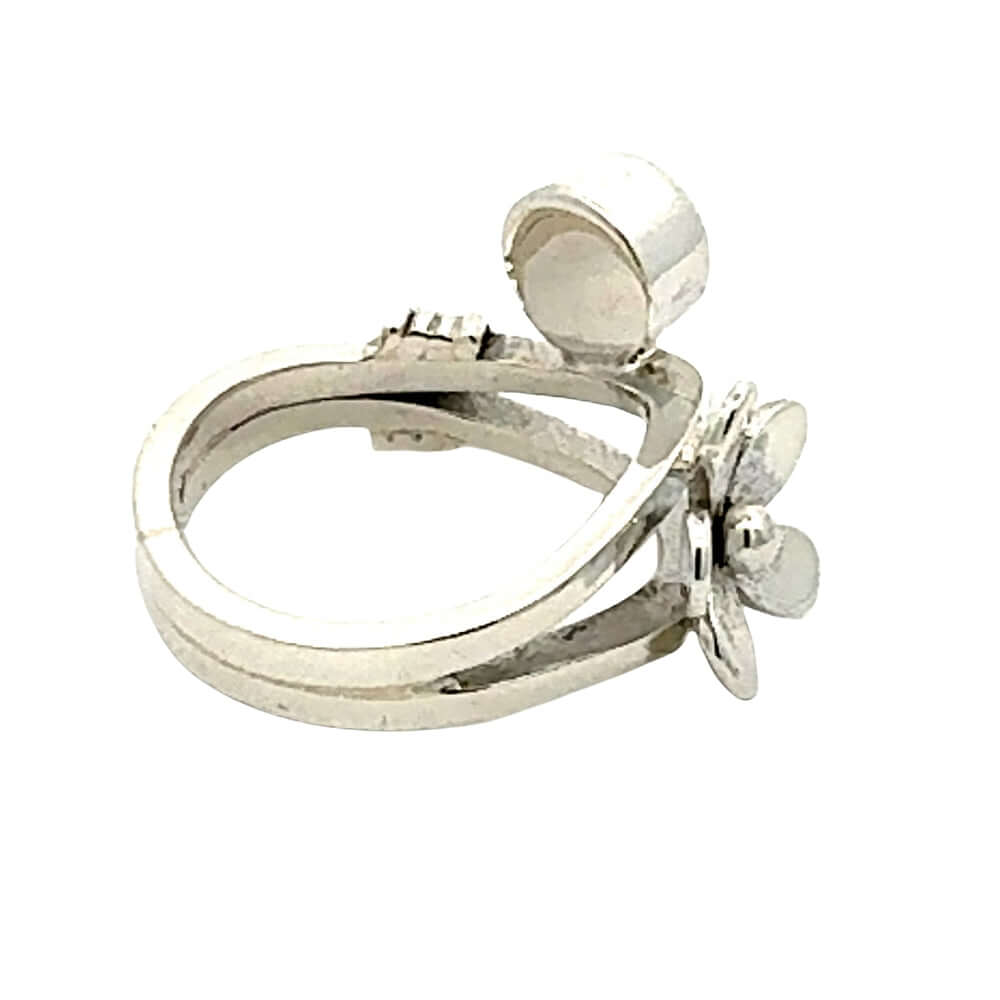 Back view of the split-shank silver band showing master silversmithing techniques.