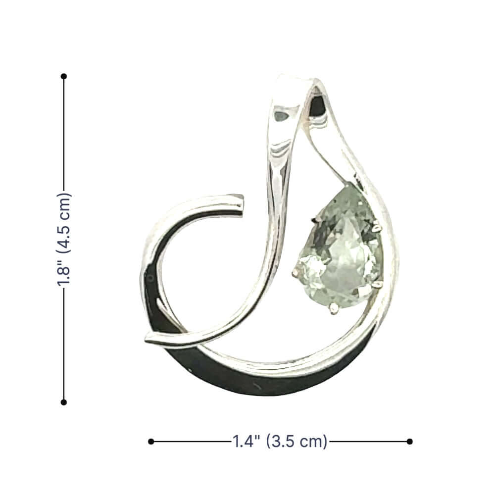 Scale image showing the 4.5 cm height and 3.5 cm width of the handmade Mexican silver pendant.