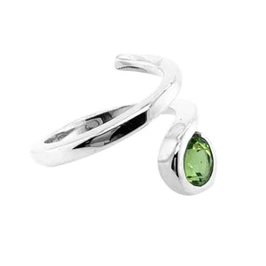     Curved-Silver-Ring-With-Peridot-side-Nueve-Sterling