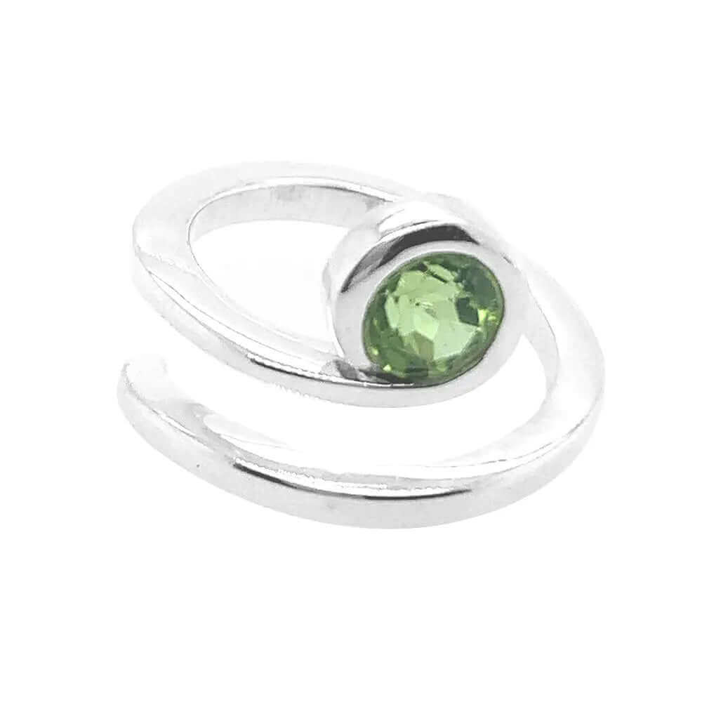 Curved-Silver-Ring-With-Peridot-flat-Nueve-Sterling