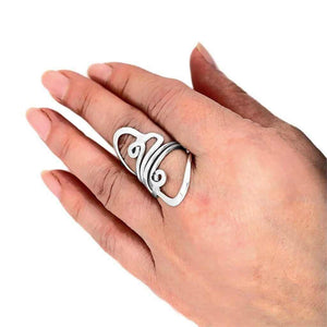 Double Heart Silver Ring with model - Nueve Sterling