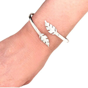 %product Feathers Open Bangle in Silver Nueve Sterling