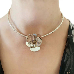 Flower and Pearl Silver Pendant with model - Nueve Sterling