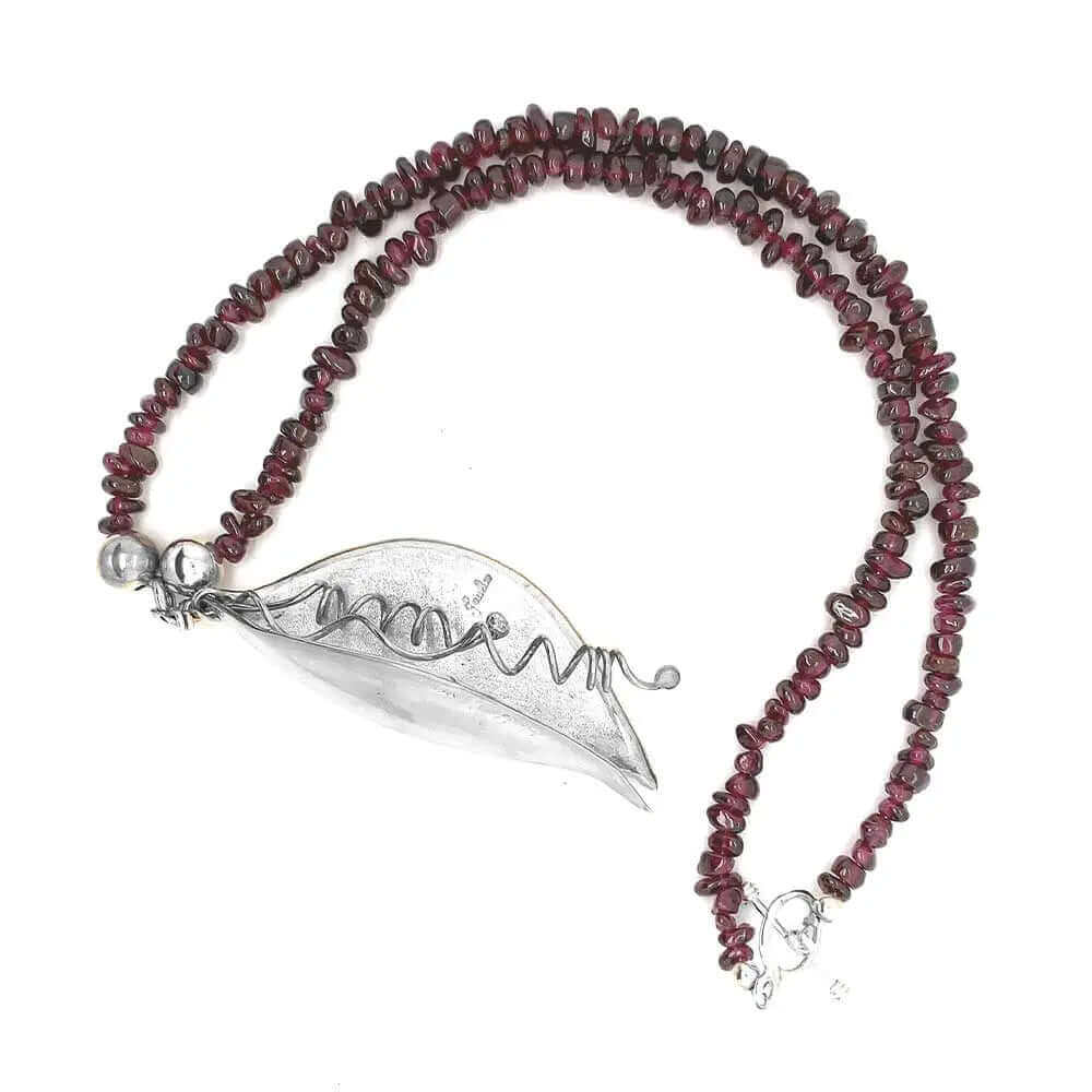 %product Garnet Silver Necklace Nueve Sterling