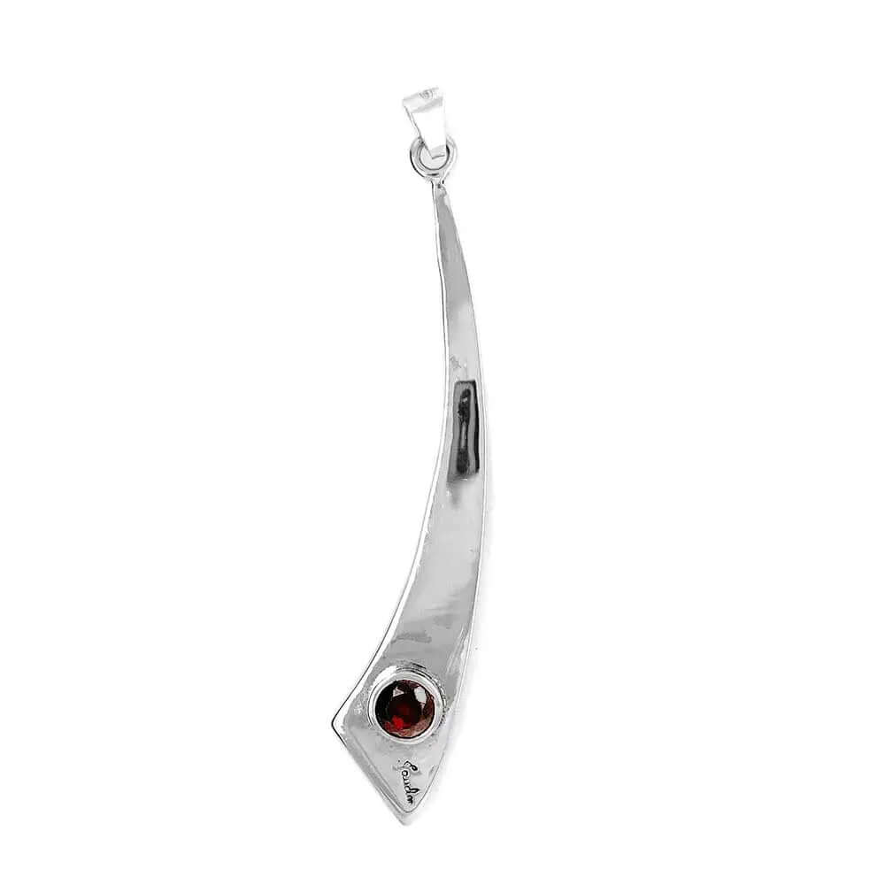 %product Garnet Stylized Silver Pendant Nueve Sterling