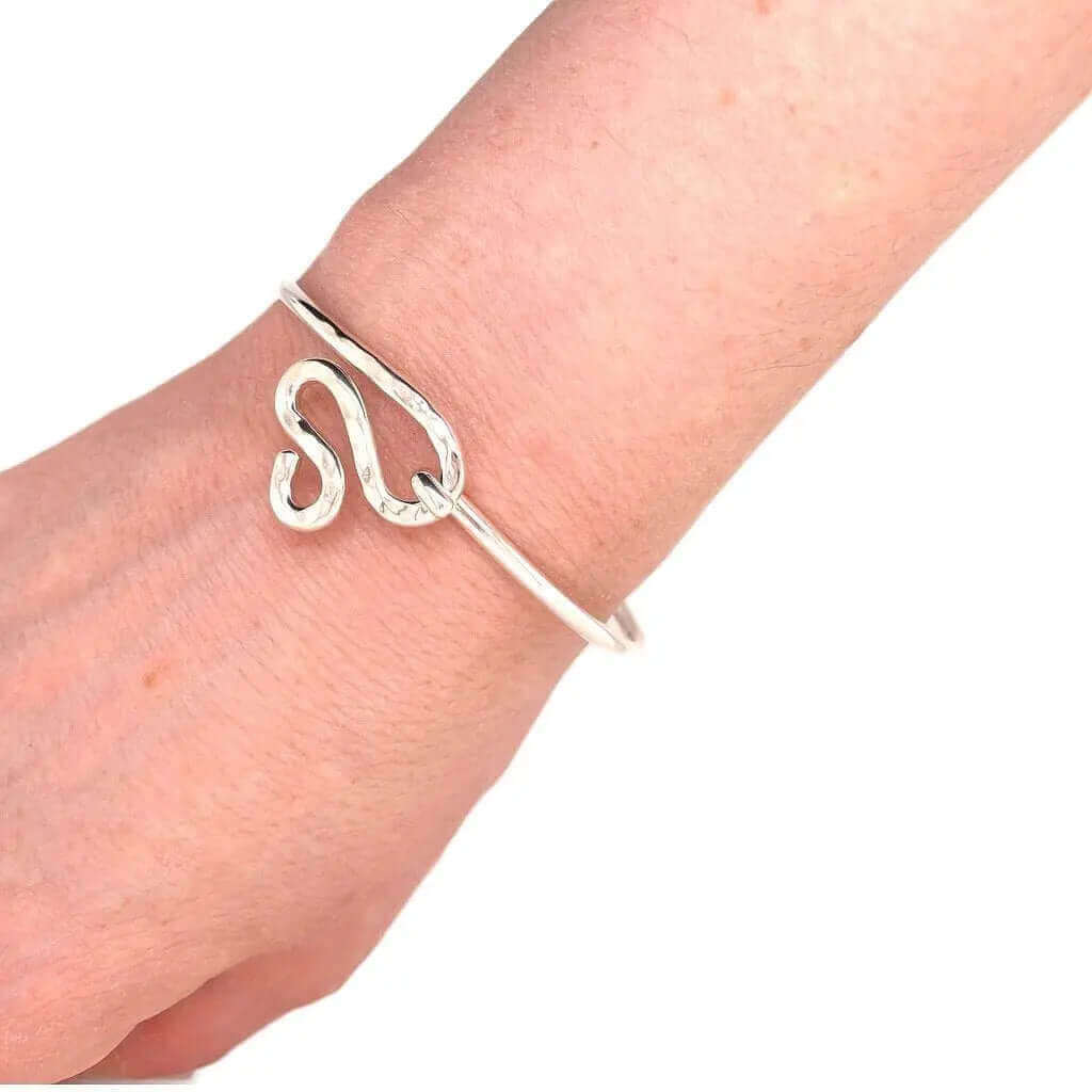 %product Hammered Snake Bangle in Silver Nueve Sterling