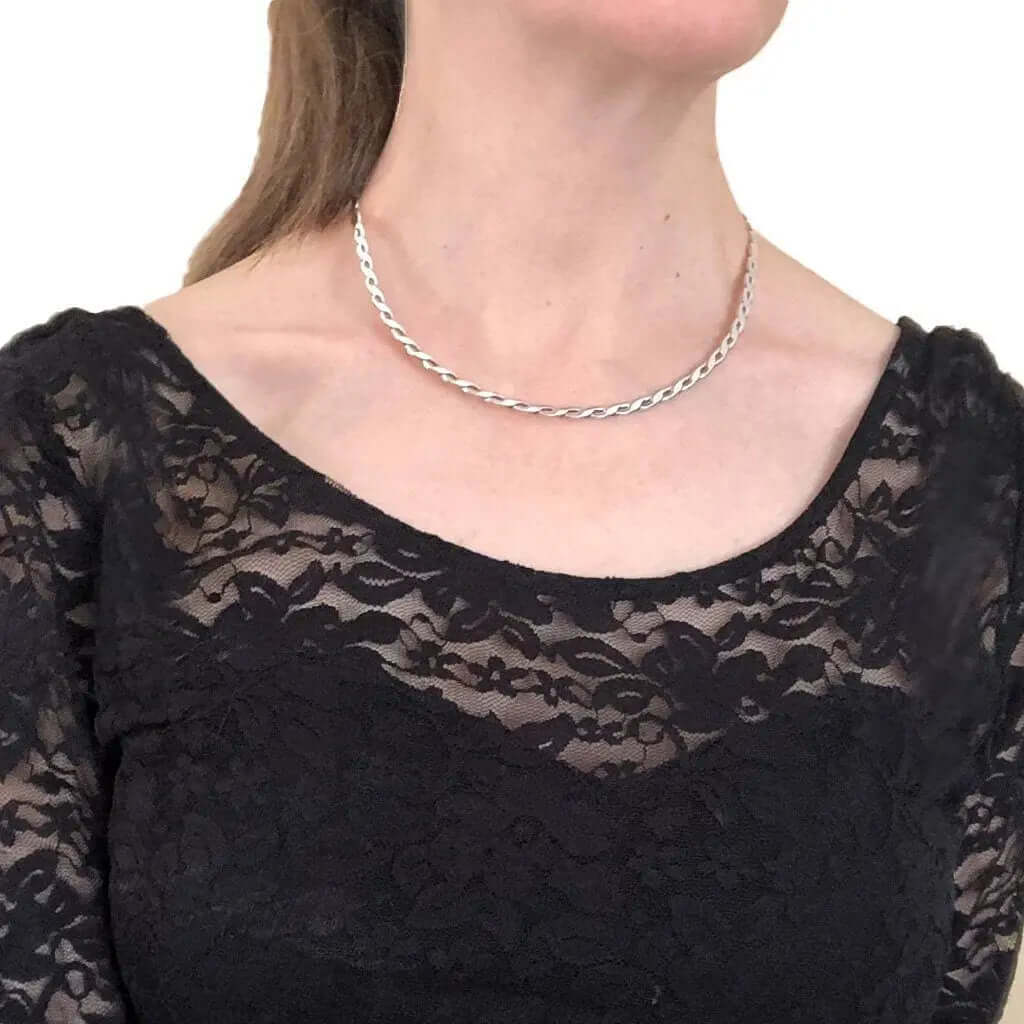 %product Intertwined Silver Choker Nueve Sterling