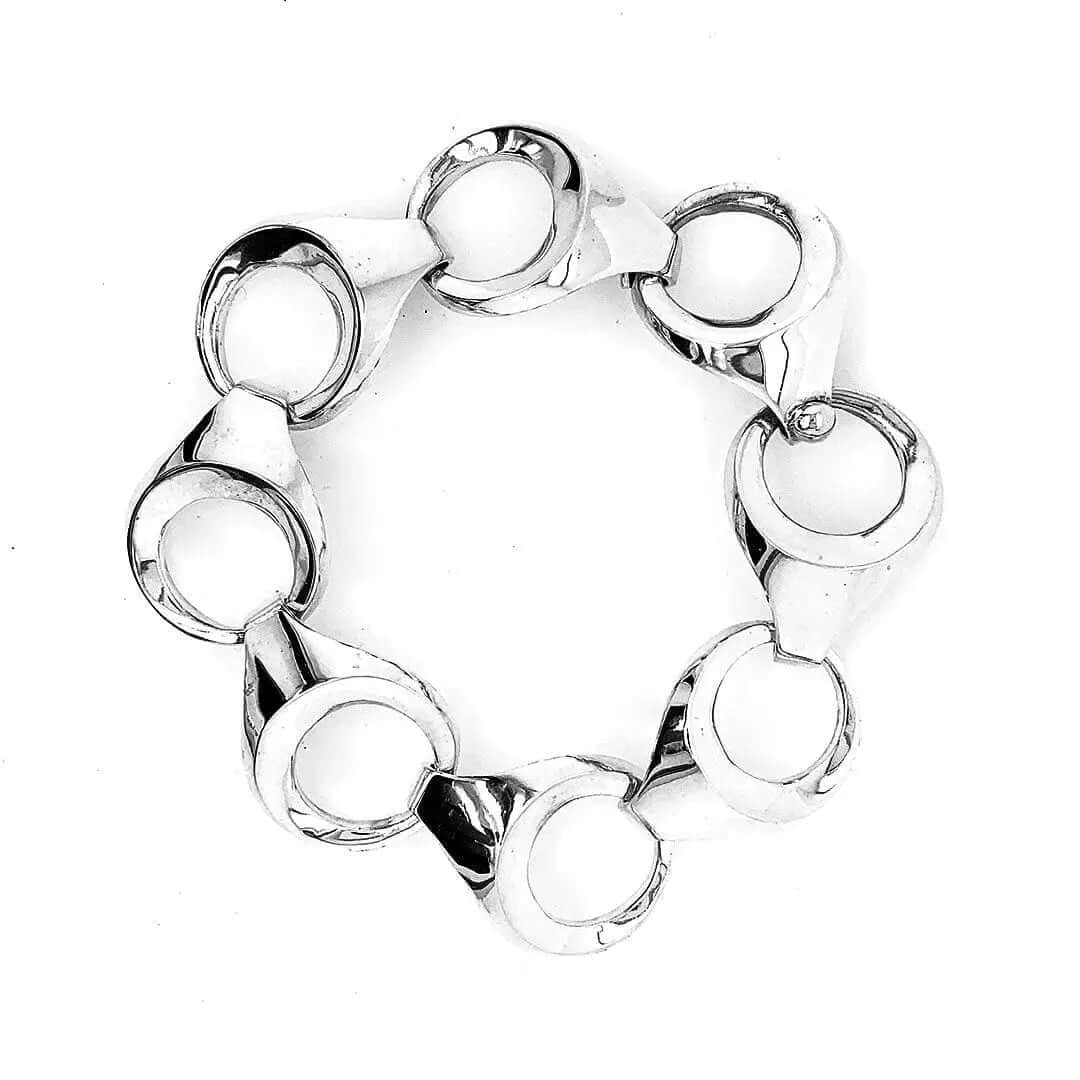 Linked Circles Bracelet In Silver top - Nueve Sterling