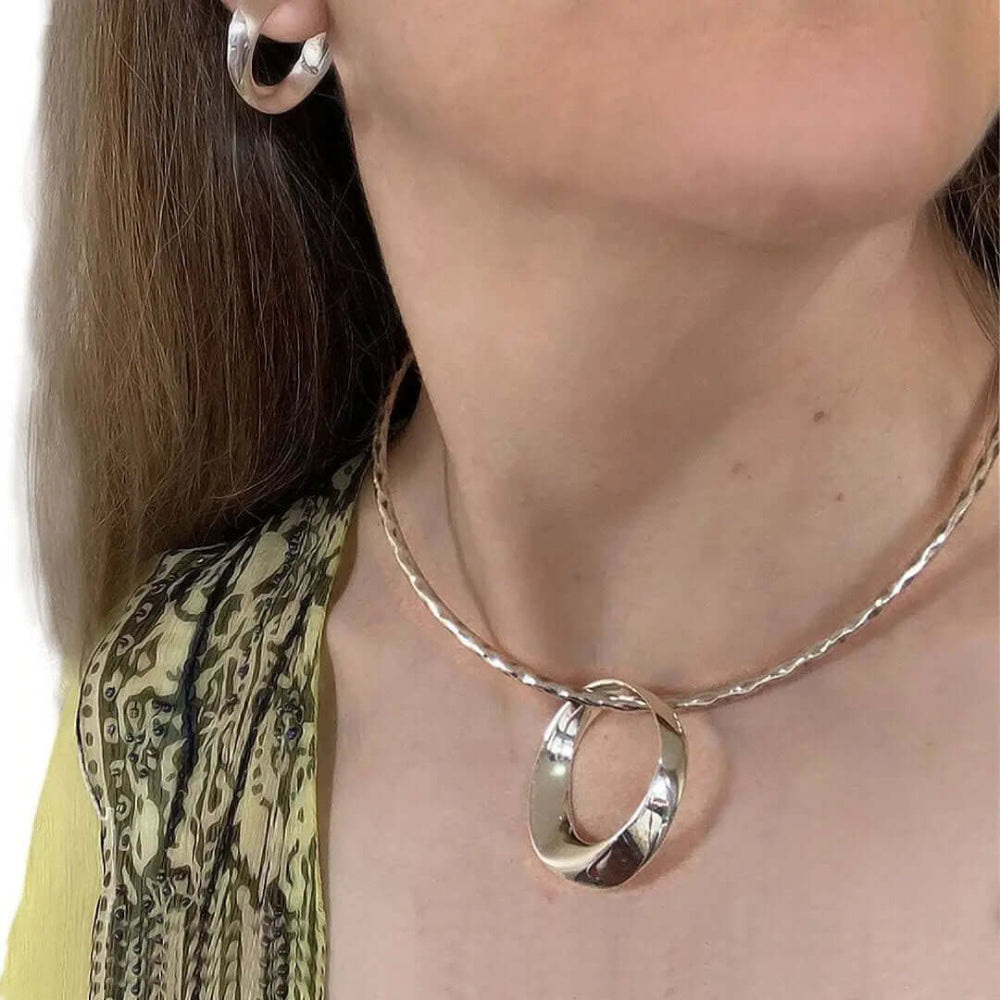 Modern Oval Pendant In Silver with model 