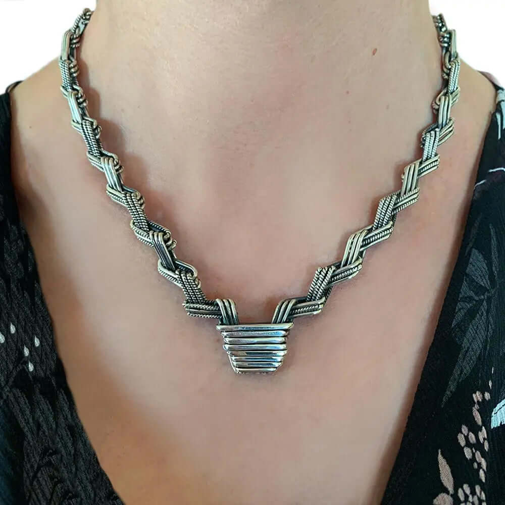 950 Silver Linked Necklace with model - Nueve Sterling