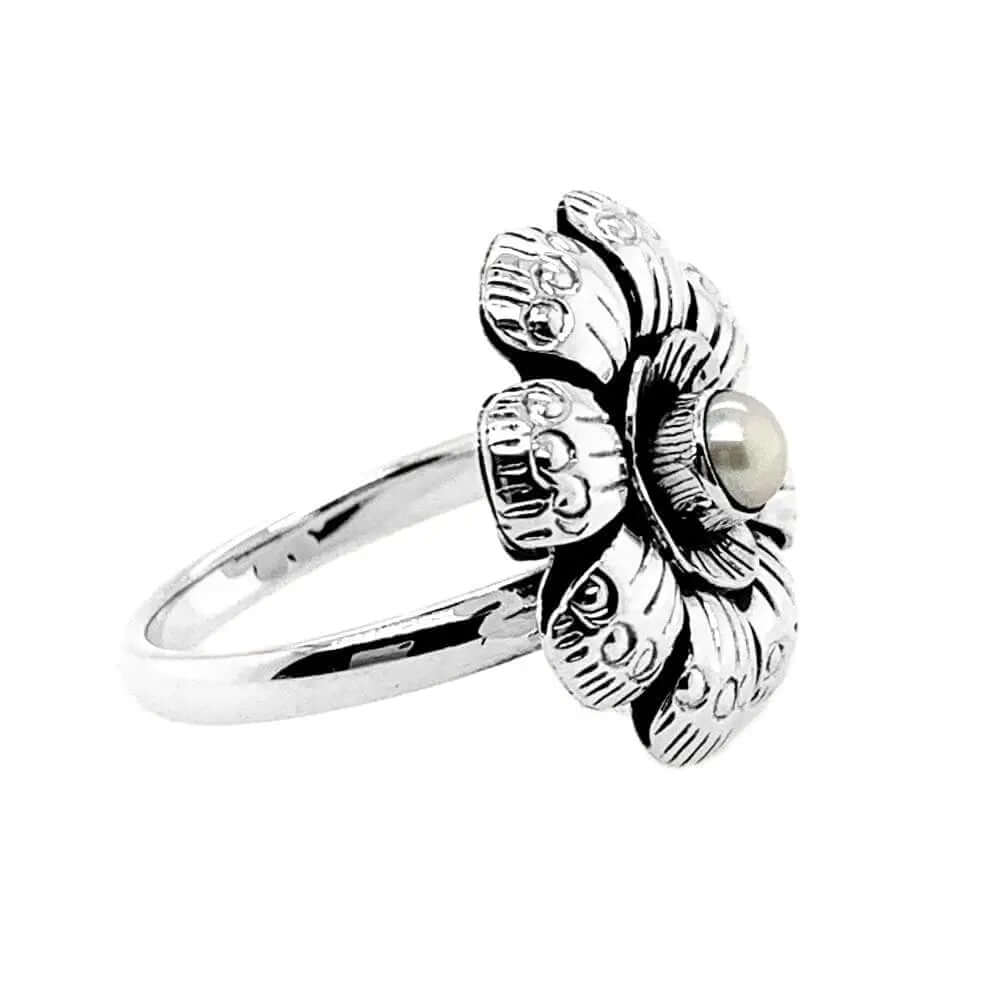 Silver Flower Ring With Pearl side - Nueve Sterling
