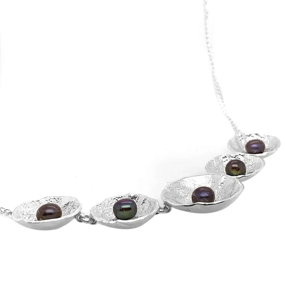 Silver Necklace With Five Discs And Dark Pearls flat - Nueve Sterling