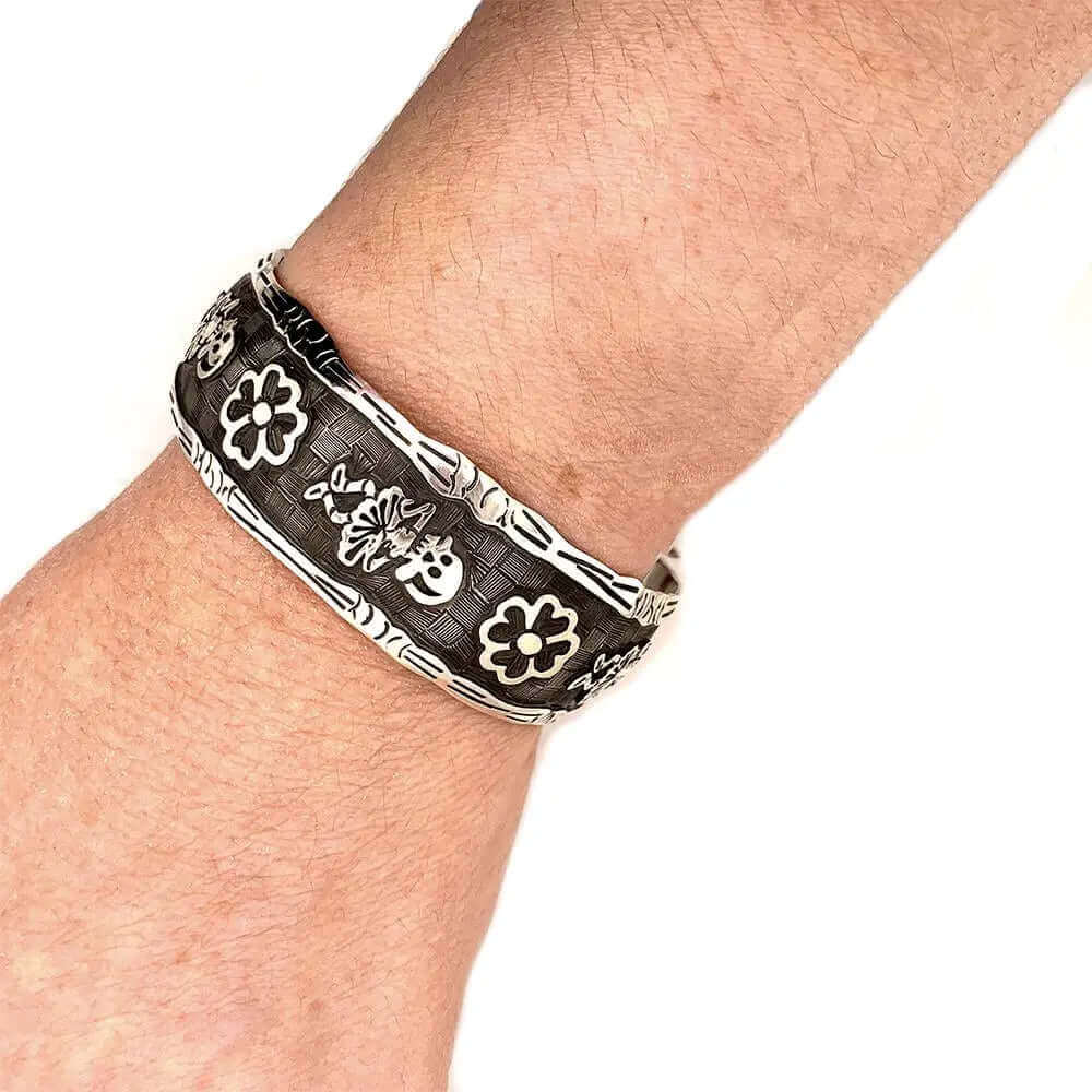 %product Skeleton Lady Silver Cuff-Bracelet Nueve Sterling