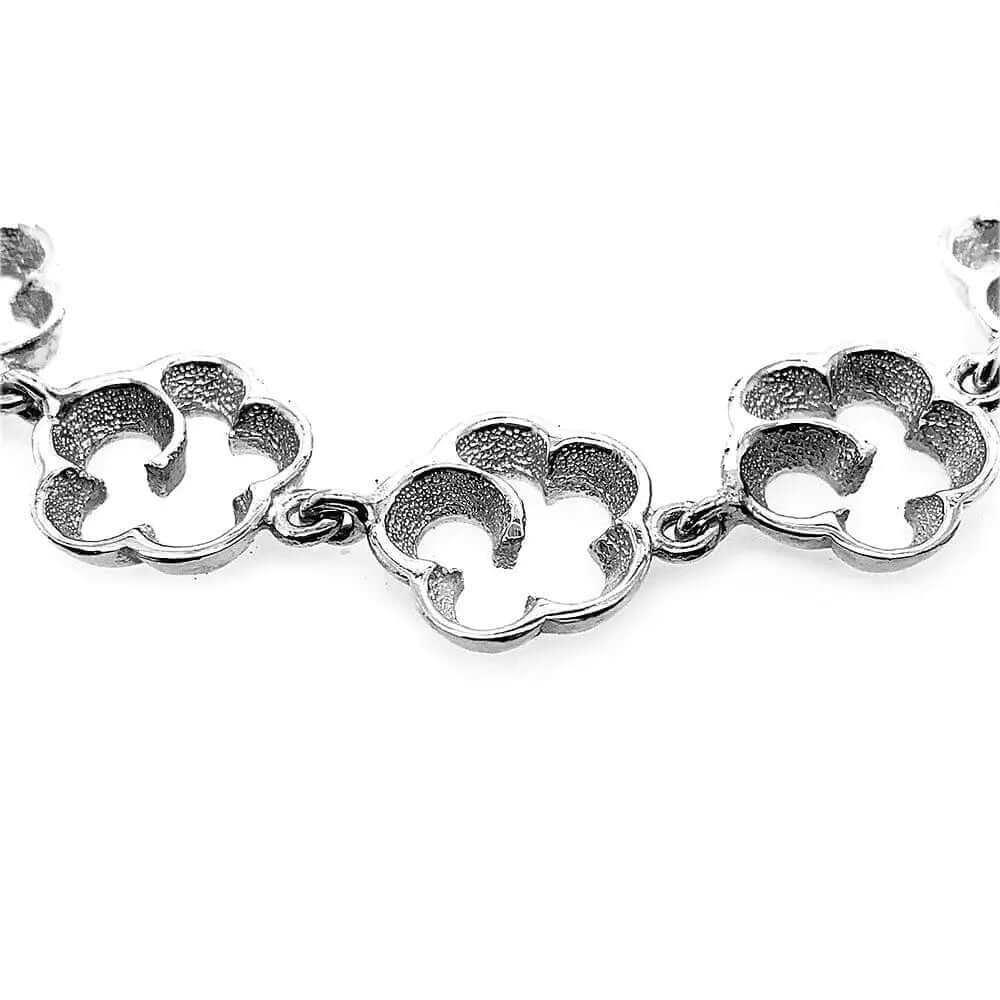 Small Flowers Bracelet In Silver detail - Nueve Sterling