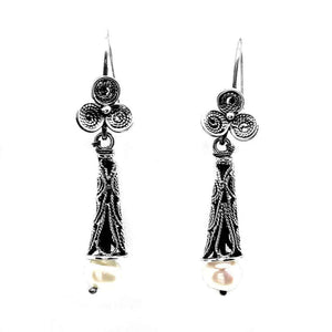 Small Oxidized Silver Earrings and Pearl - Nueve Sterling