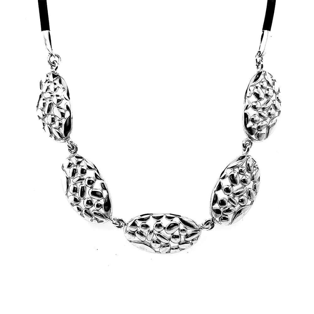 Textured Ovals In Silver Necklace With Rubber - Nueve Sterling