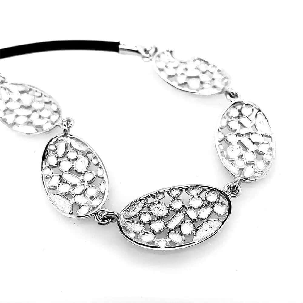 Textured Ovals In Silver Necklace With Rubber back - Nueve Sterling