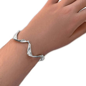 Waves Bracelet In Silver with model - Nueve Sterling
