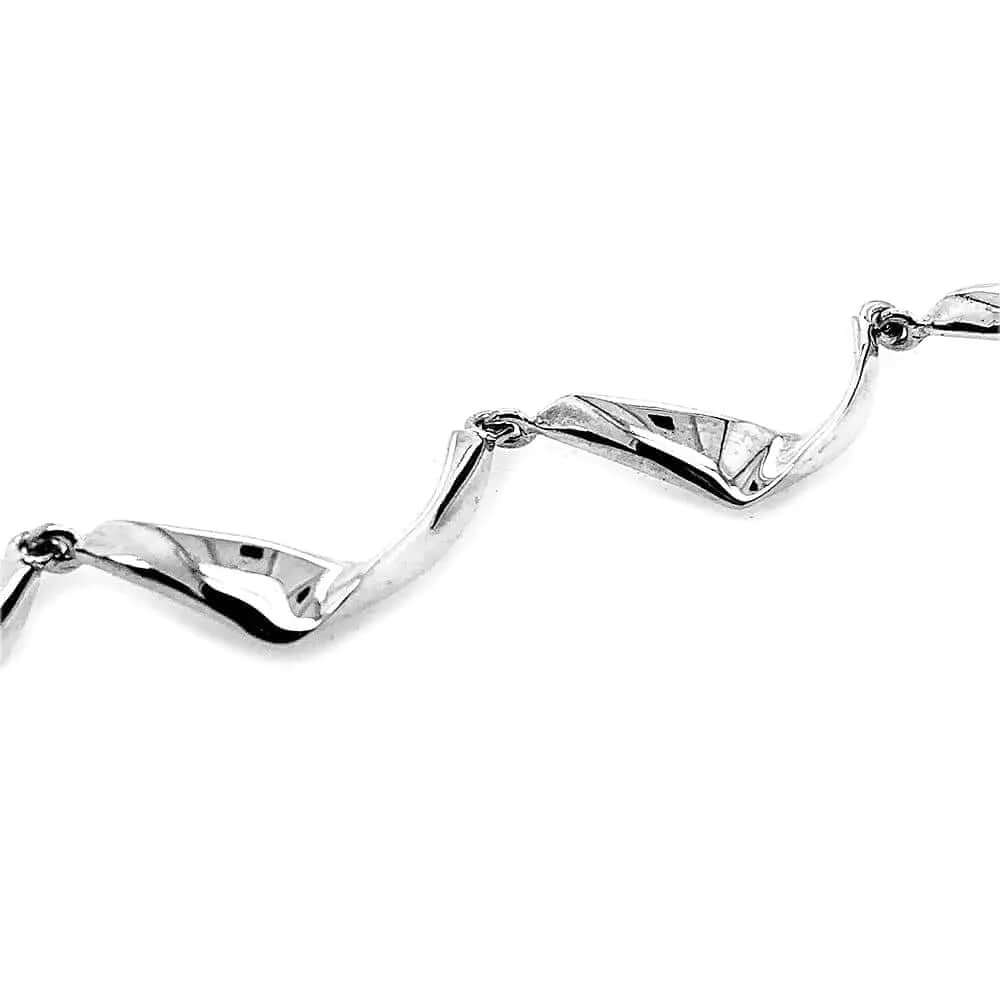 Waves Bracelet In Silver detail - Nueve Sterling