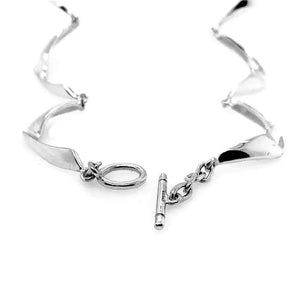 %product Waves Necklace In Silver lock - Nueve Sterling